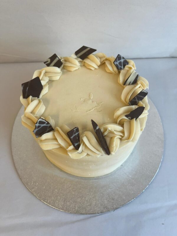 White Mocha Cake - Image 4